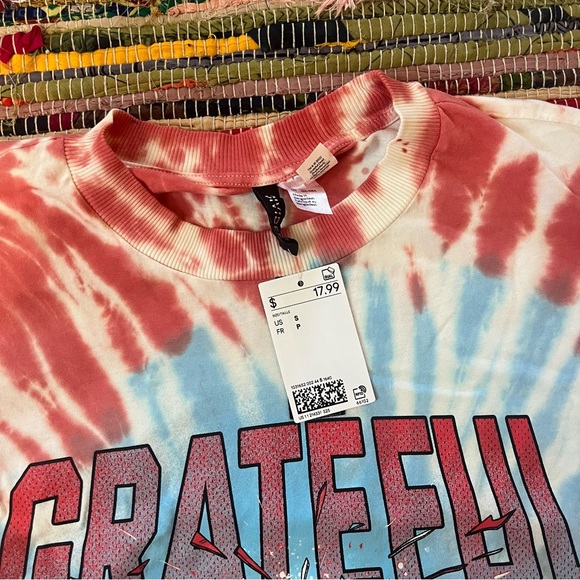 Graphic T-Shirt. Size S. - Picture 3 of 3